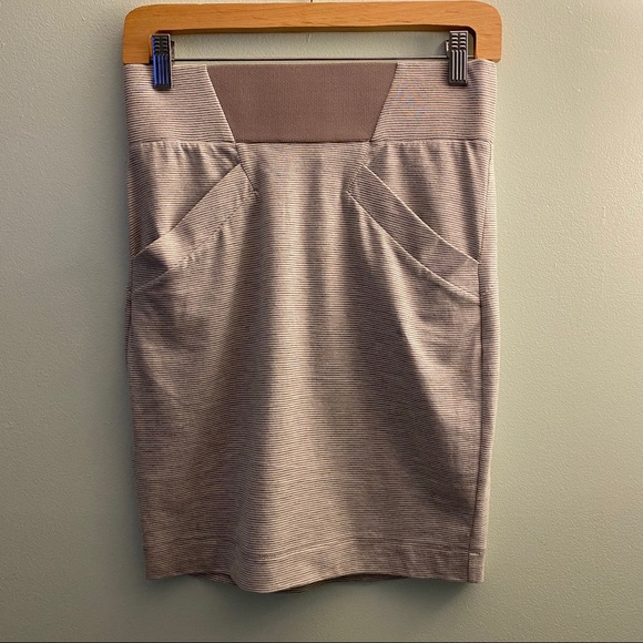 BCBG SKIRT - Picture 1 of 3